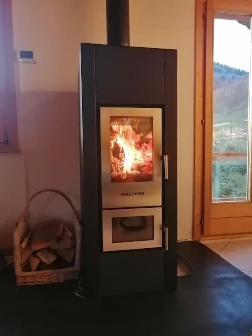 Foto dalla galleria di Confortable chalet avec magnifique vue en Gruyère. a Charmey