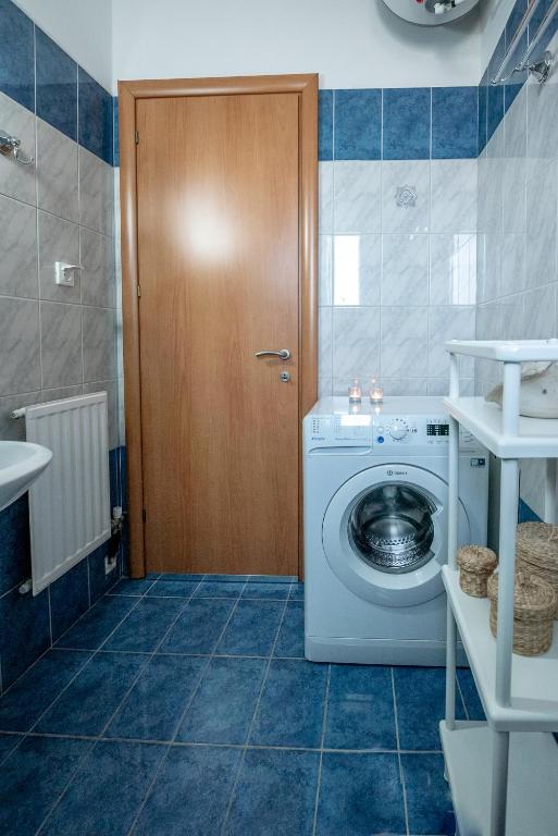 A bathroom at Sea Daffodil apartments