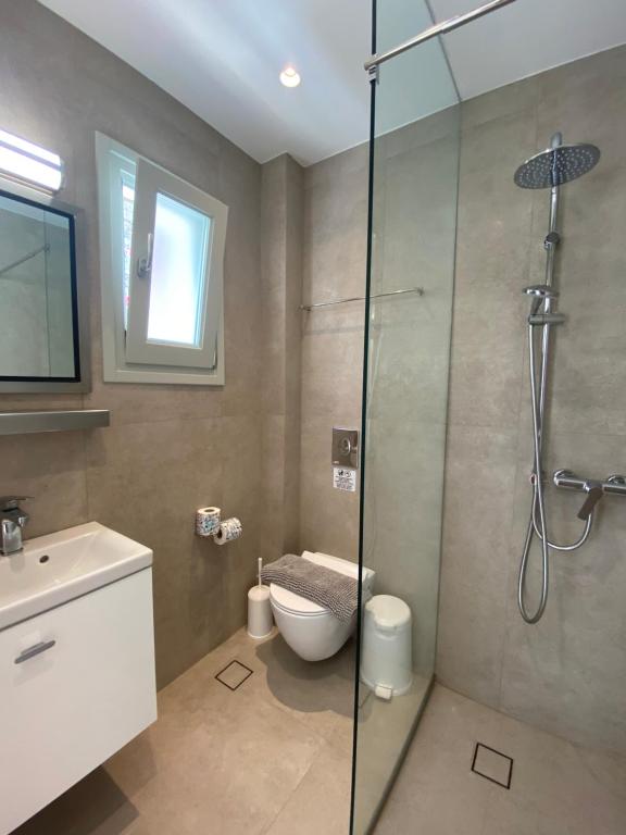 Far Out Hotel & Spa - 8