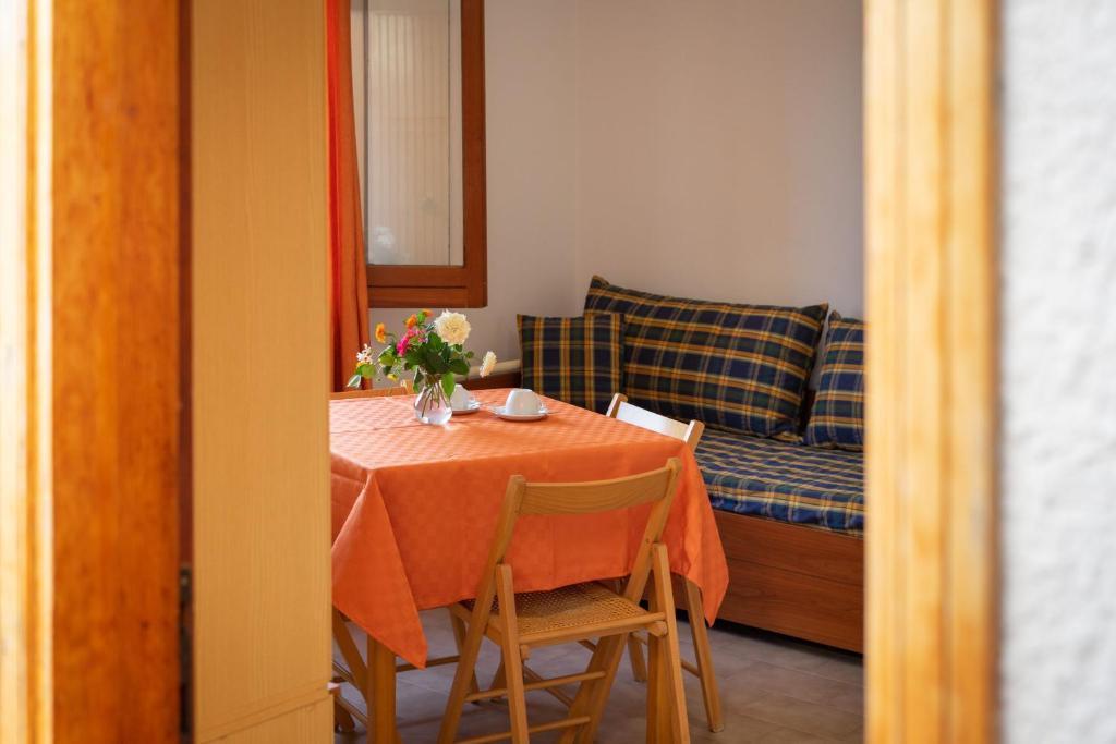 Posedenie v ubytovaní Testa di Monaco - Basic Beach Accommodations