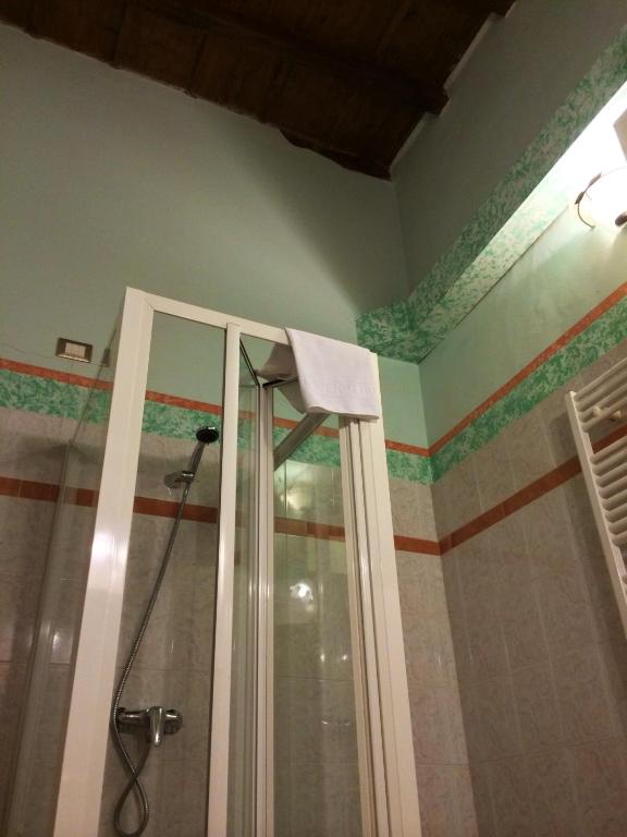 Dante States Apartments - 17