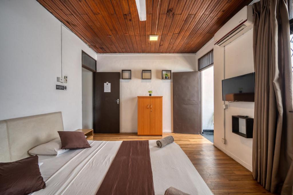 Drop Inn Hostels - 7