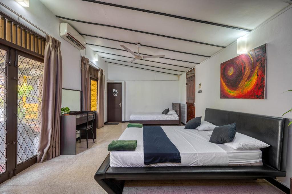 Drop Inn Hostels - 13