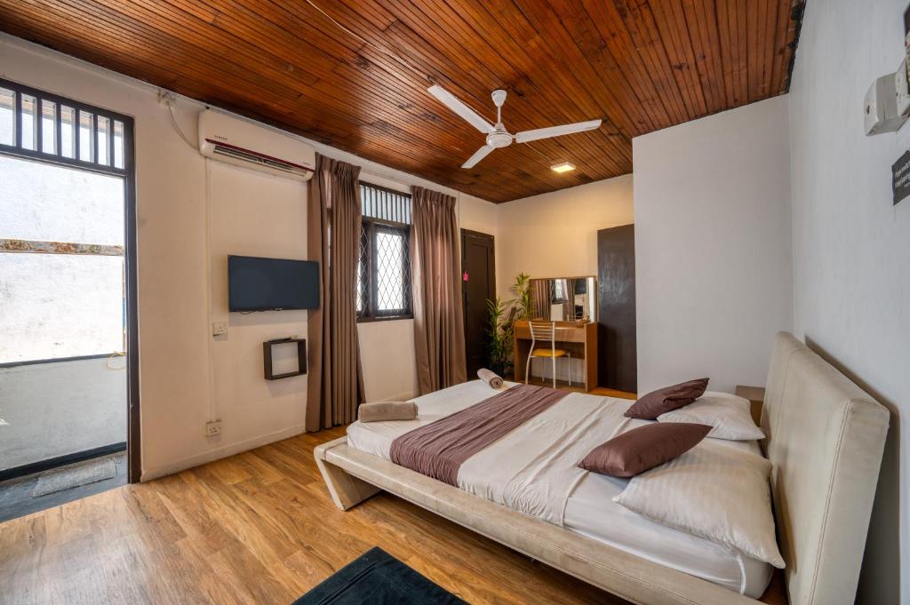 Drop Inn Hostels - 6