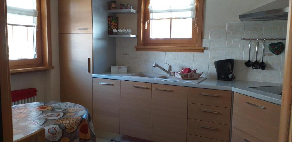 Kuchyňa alebo kuchynka v ubytovaní Appartamento Girasole