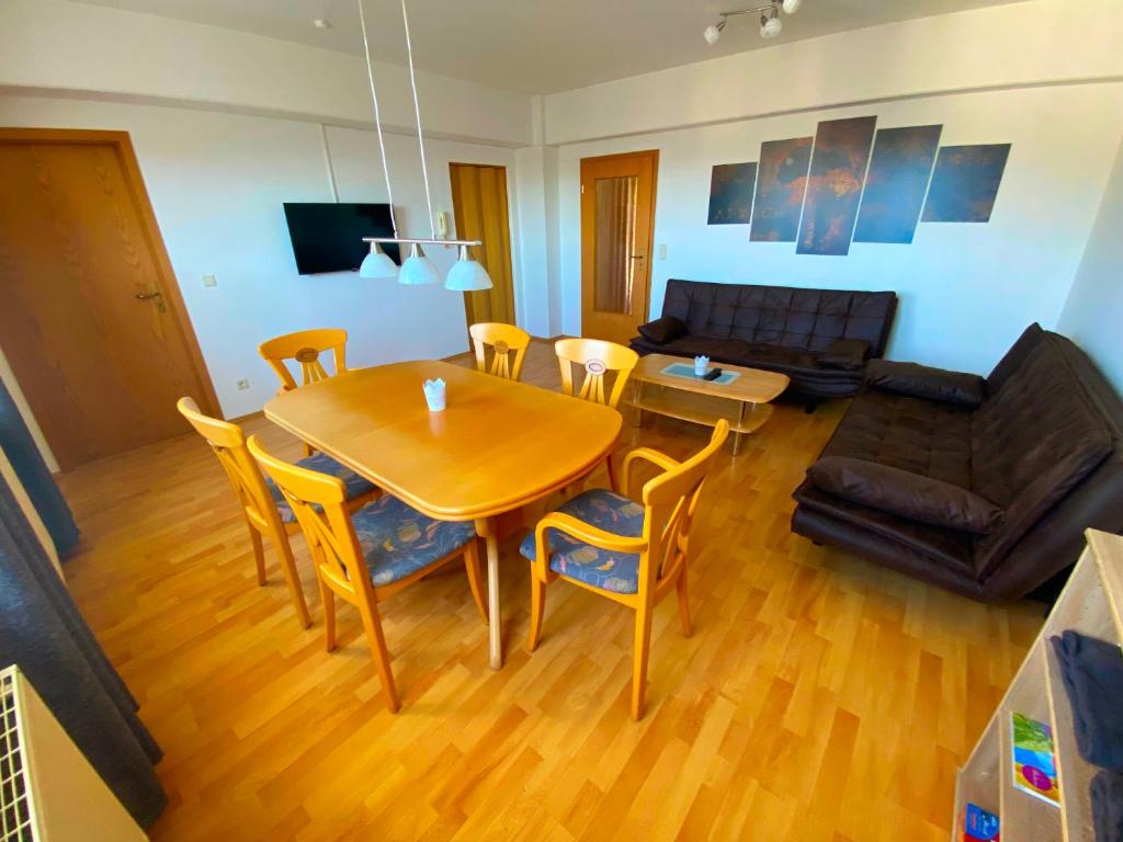TV a/nebo společenská místnost v ubytování Ferienwohnung Greiz