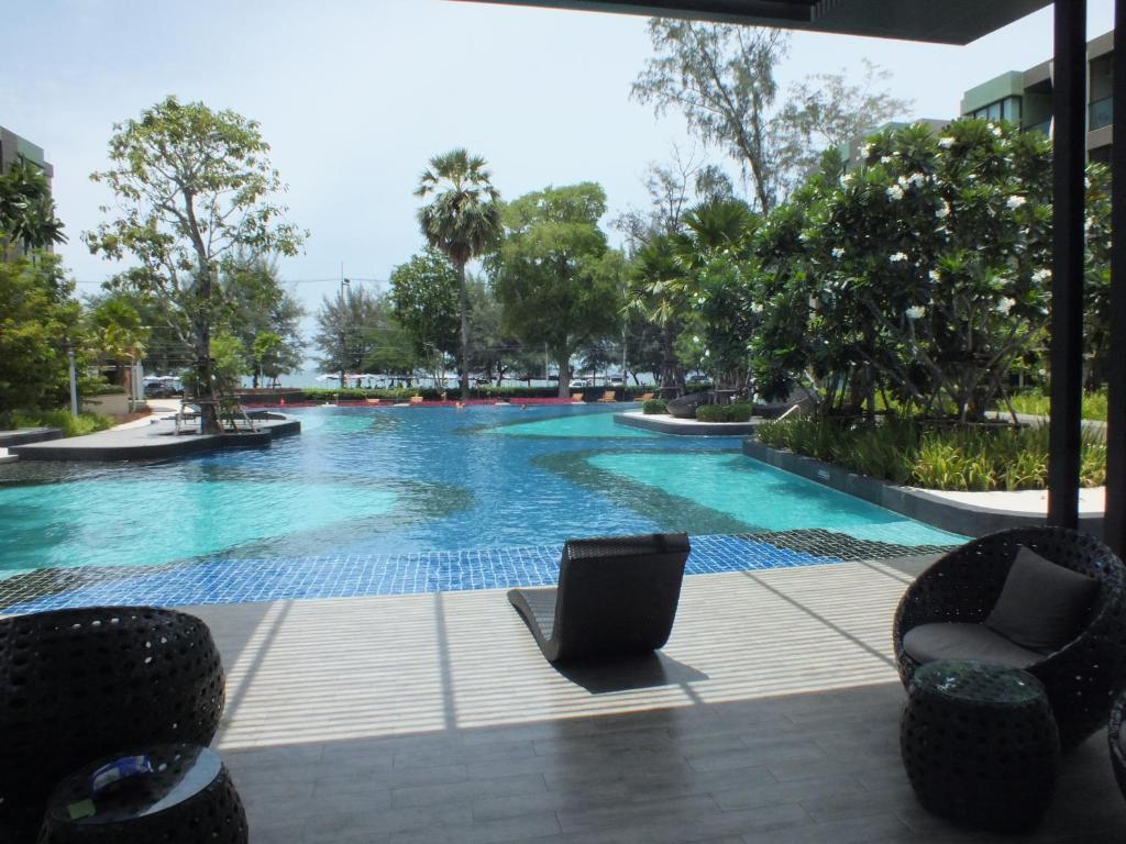 Gambar di galeri bagi Lumpini park beach Cha Am di Ban Sahakham