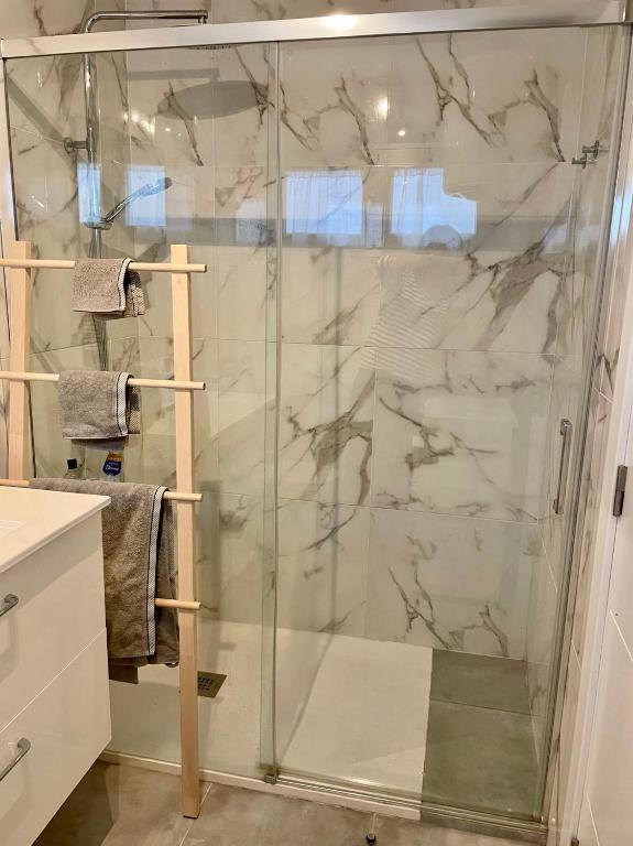 A bathroom at Cosy Seaview Apartment Las Canteras