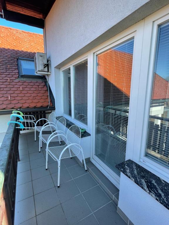 Balkón nebo terasa v ubytování Apartmaji Mojca