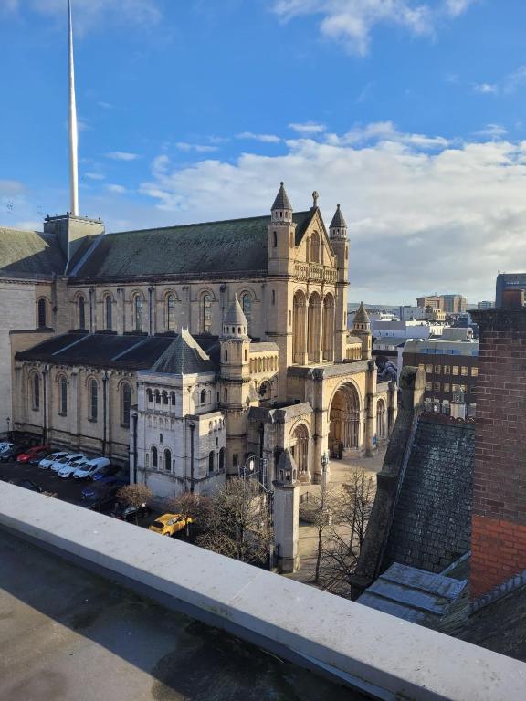 Quarter by the Warren Collection - Resim 8