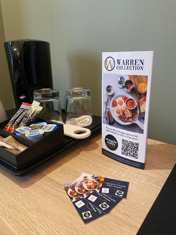 Quarter by the Warren Collection - Resim 11