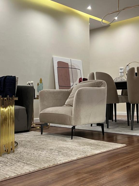 Posezení v ubytování Family Luxury apartment at Milsa Nasr City , Building 27