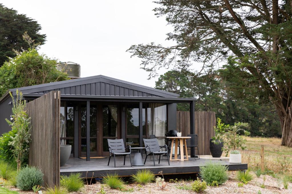 Cassis Red Hill - Lo Studio