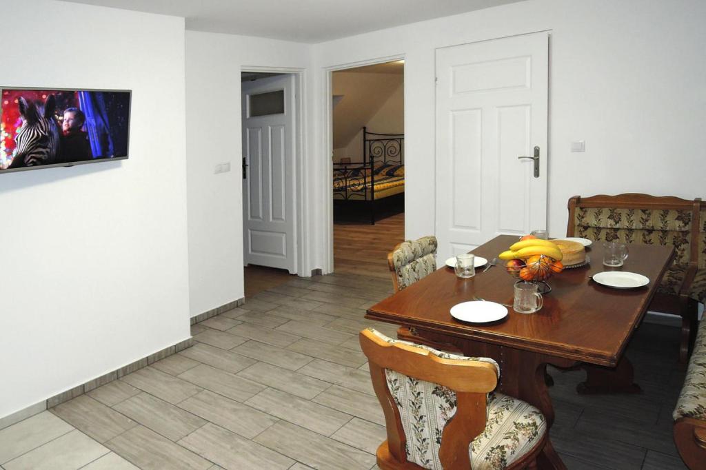 Televízia a/alebo spoločenská miestnosť v ubytovaní Apartment in Kolczewo near Amber Baltic Golf