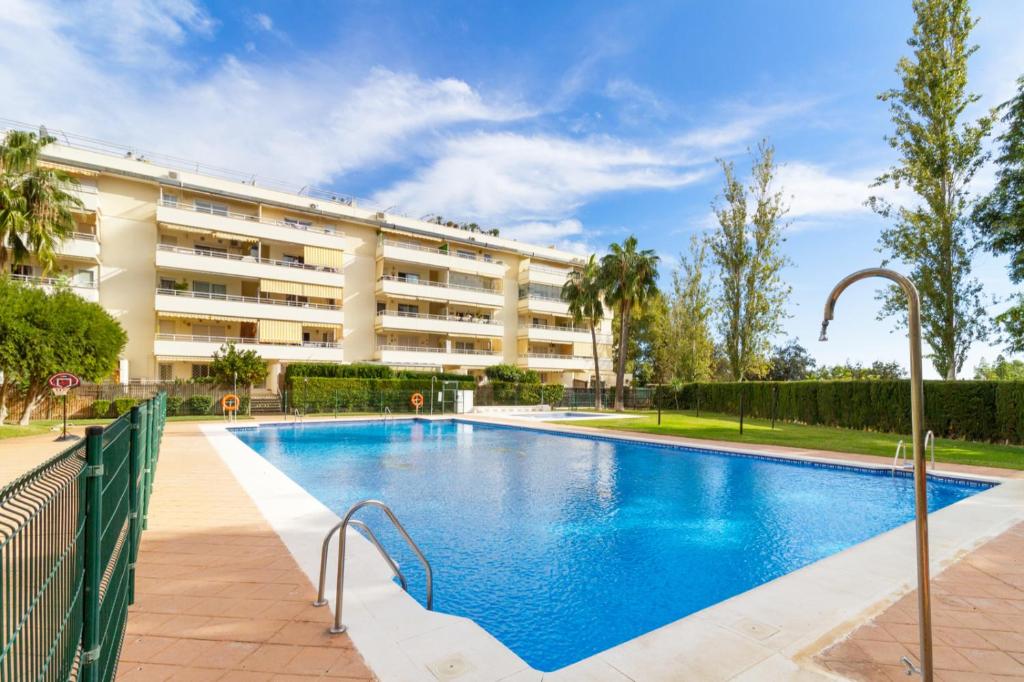 Benalmadena with pool & parking near the beach, Arroyo de la ...