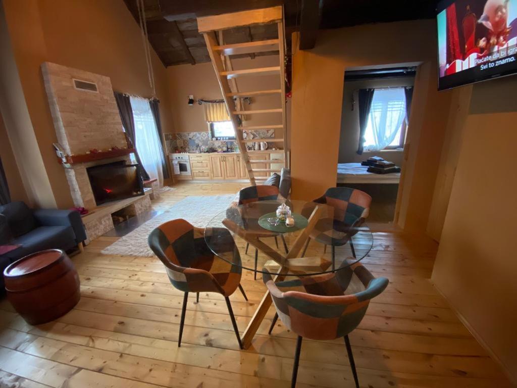 Televízia a/alebo spoločenská miestnosť v ubytovaní house s&d
