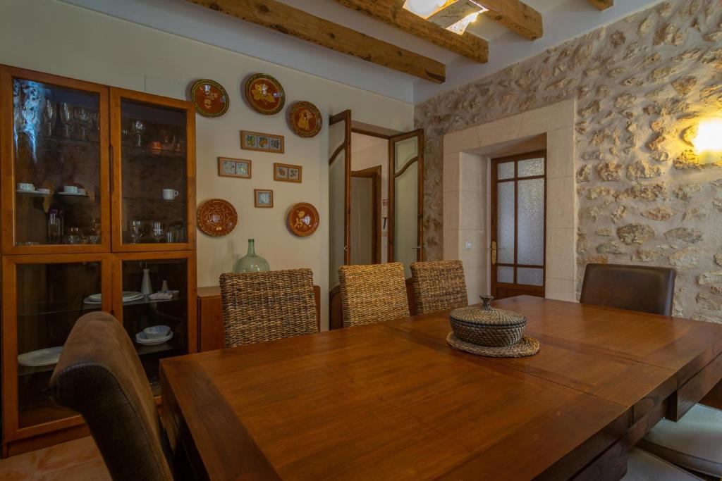 A seating area at Es Molí Can Torres