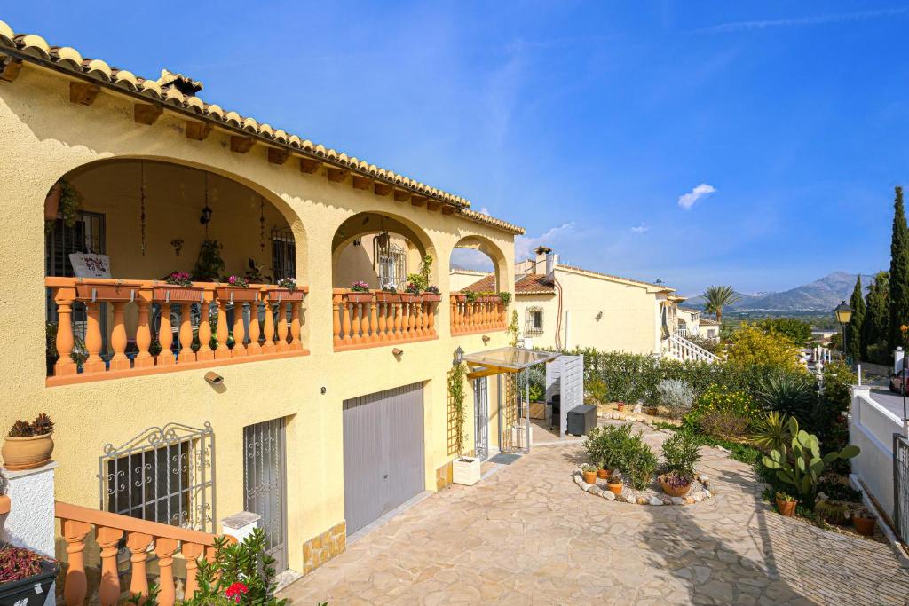 La Mandarina, Orba – Updated 2023 Prices