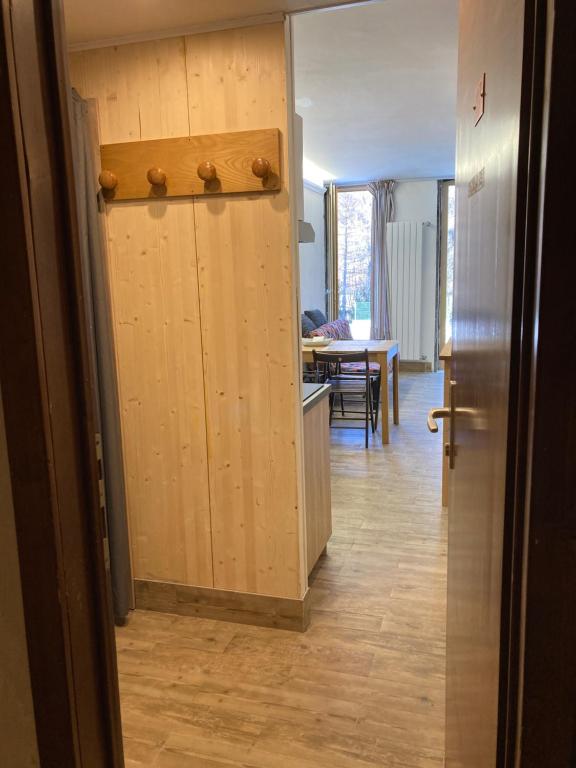 Kuchyň nebo kuchyňský kout v ubytování MariSole Apt Lago Rotondo