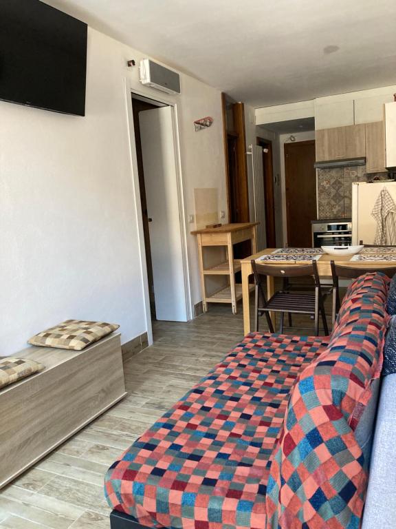 Kuchyň nebo kuchyňský kout v ubytování MariSole Apt Lago Rotondo