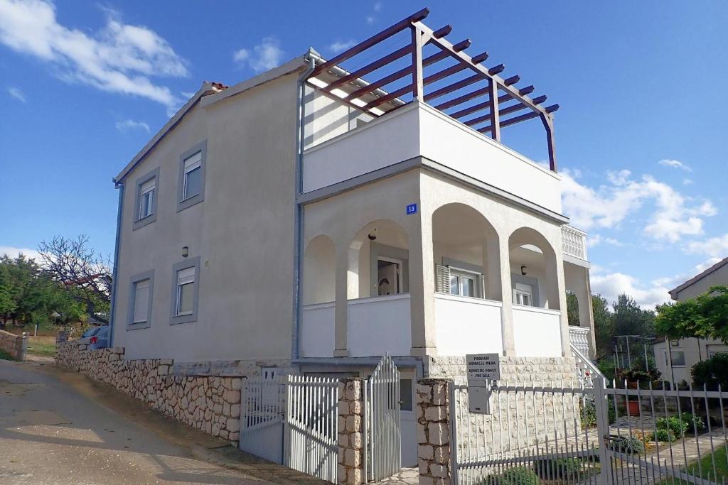 Budova, v ktorej sa apartmán nachádza