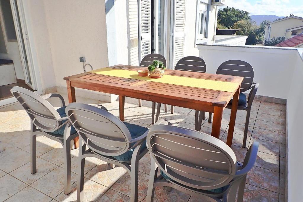 Fotografia z galérie ubytovania Apartment in Maslenica with Sea View v destinácii Maslenica