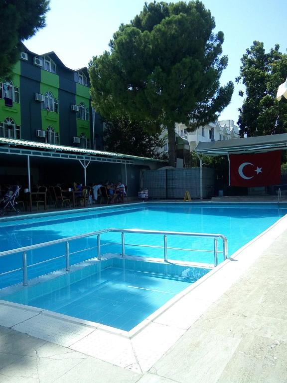 Bazén v ubytování Anita Kemer Noch Hotel - All Inclusive nebo v jeho okolí