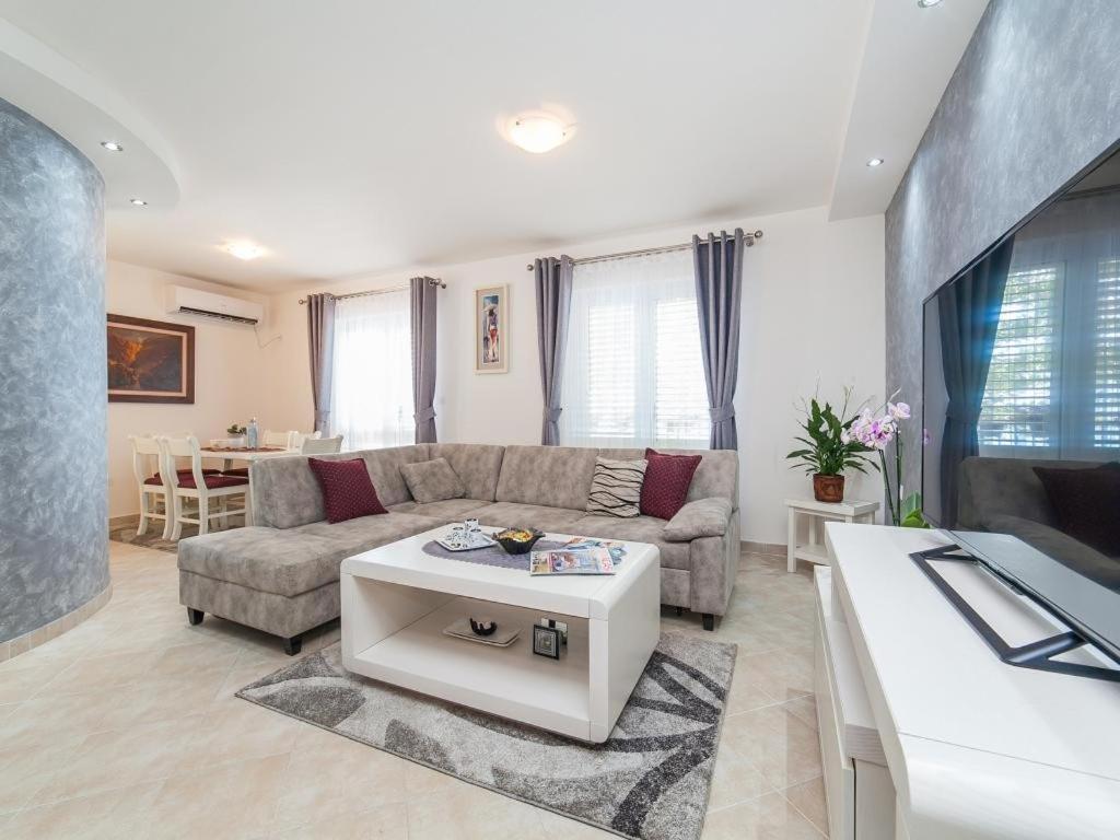 Apartments Balbo - Three-Bedroom Apartment