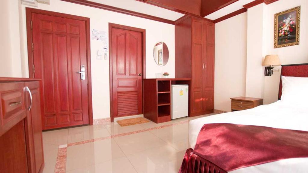 Bluebird Inn Pattaya - Resim 14