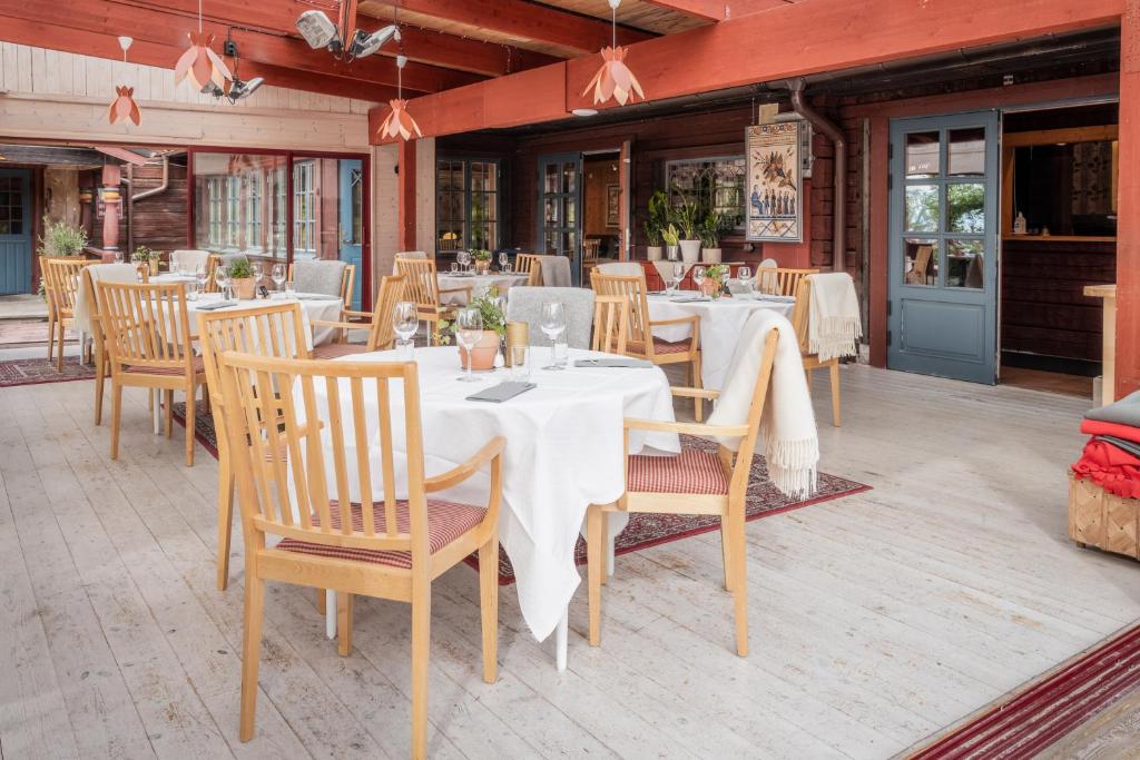 Restaurace v ubytování Hotell Klockargården