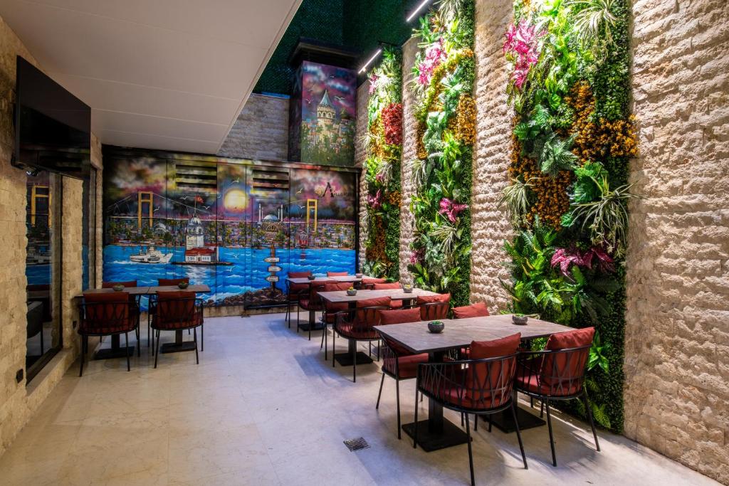 Aprilis Deluxe Hotel - 10