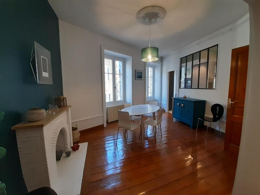 Tulle Centre : grand et bel appartement - Apartment Mit 3 Schlafzimmern