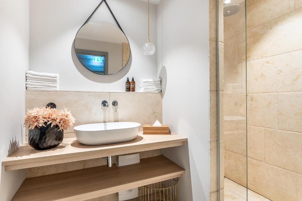 Vannituba majutusasutuses I LOVE SYLT Hotel Terminus ADULTS ONLY