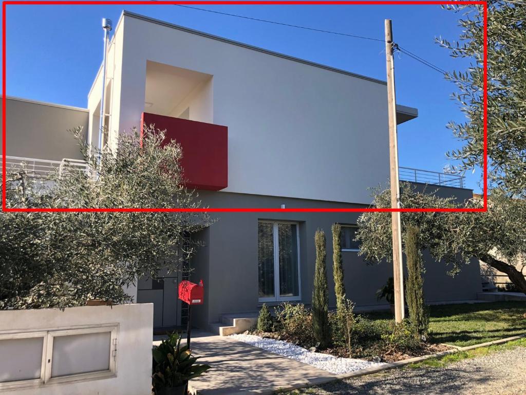 Budova, v ktorej sa apartmán nachádza