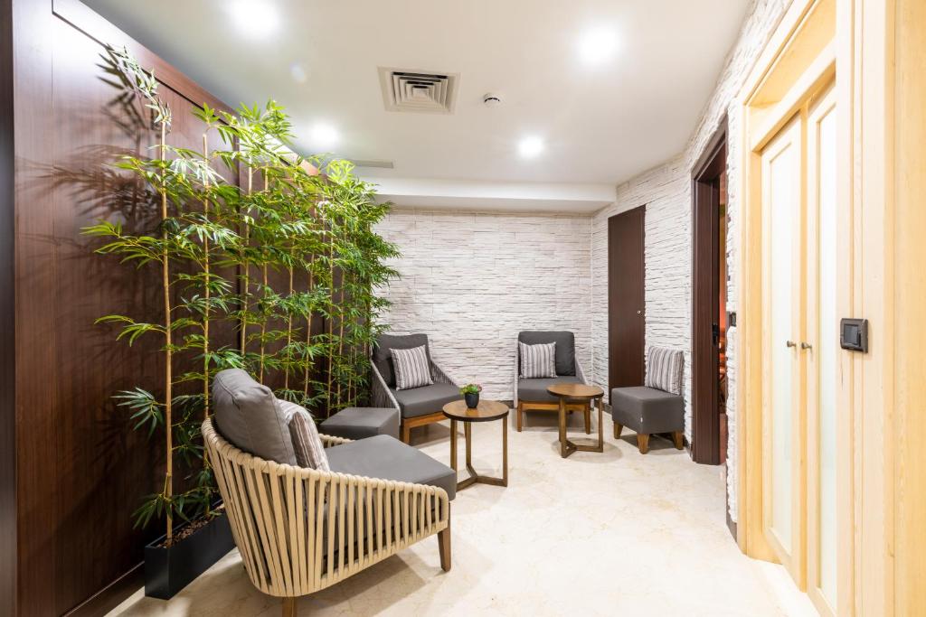 Aprilis Deluxe Hotel - 19