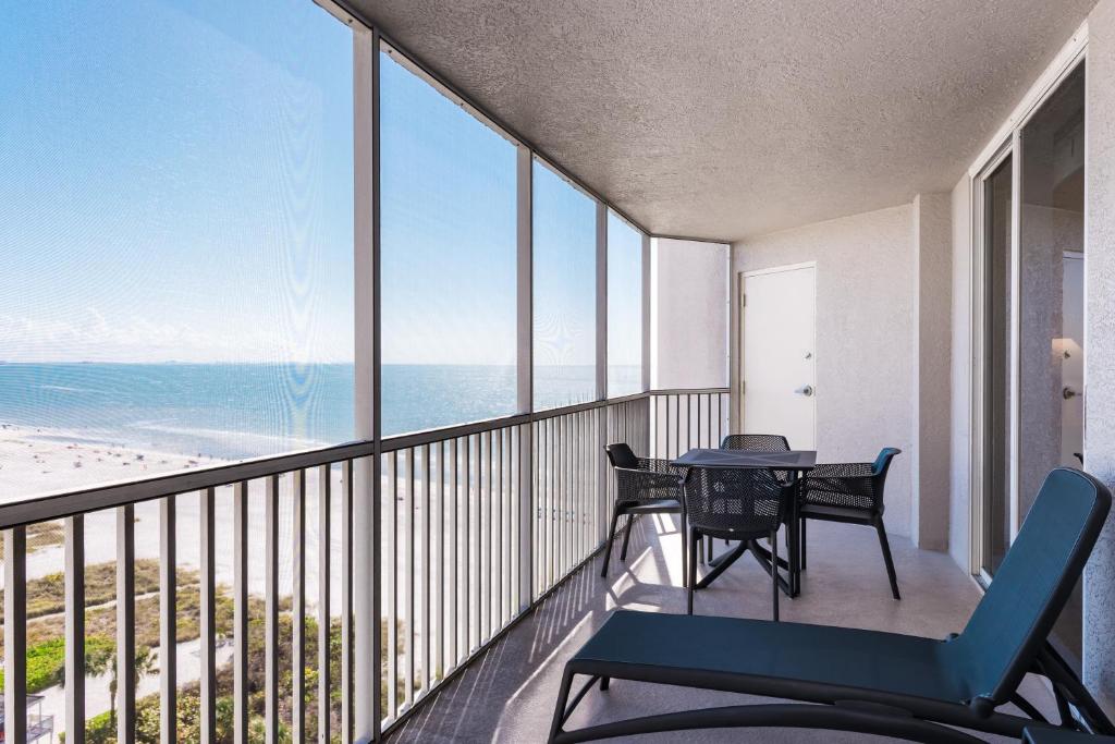 Diamond Head Beach Resort photo