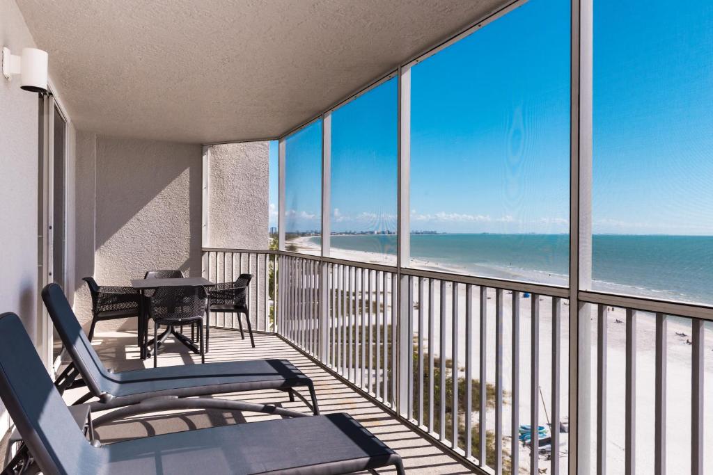 Diamond Head Beach Resort - View En Bord De Mer One Chambre Deluxe Suite