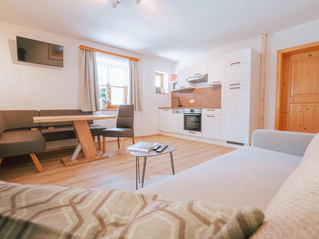 Küche/Küchenzeile in der Unterkunft Apartment Haus Toplitzsee nahe dem Grundlsee und Toplitzsee