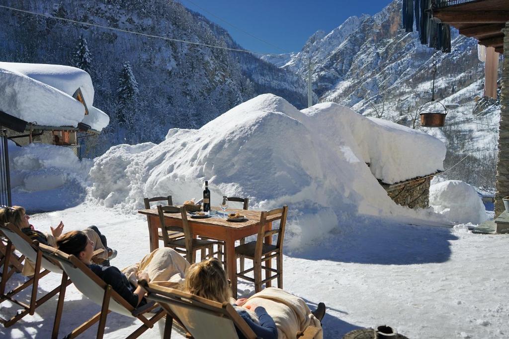 Pensione Albergo Diffuso Ceaglio Valle Maira v zimě