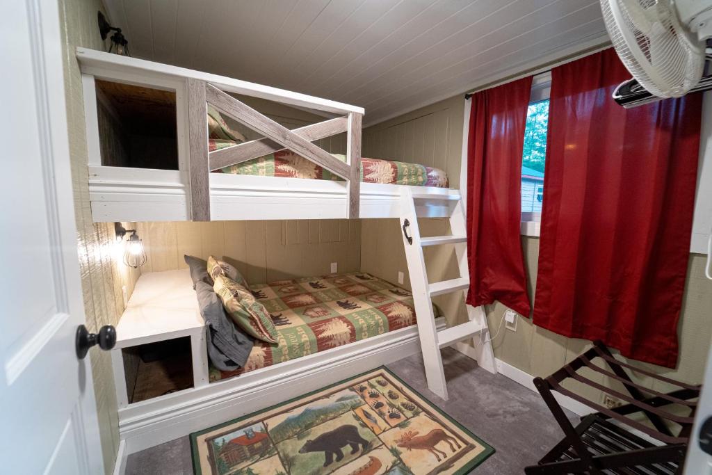 Postel nebo postele na pokoji v ubytování Roscoe Cottage Pet Friendly