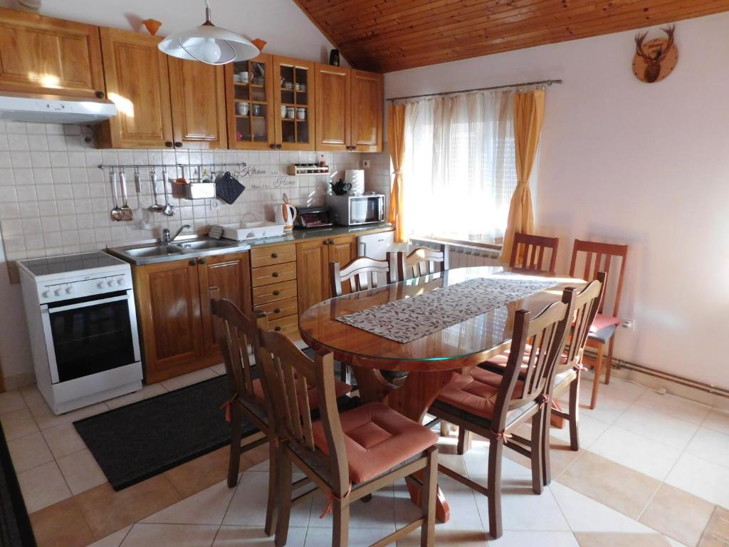 Fotografia z galérie ubytovania Holiday Home Deer Grove v destinácii Generalski Stol