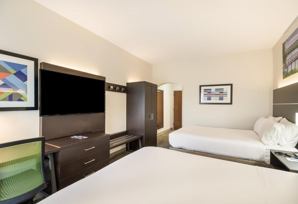 Clarion Pointe New Bern - 标准皇后室，有两张大床 - 不吸烟