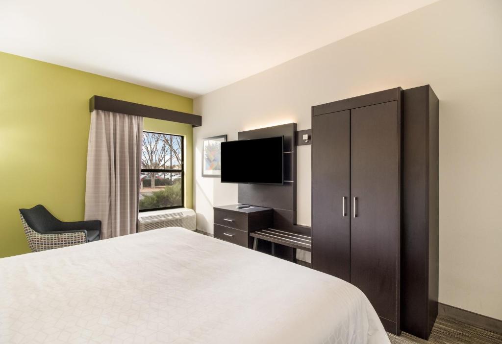 Clarion Pointe New Bern - King Room - Accesible/no Fumar