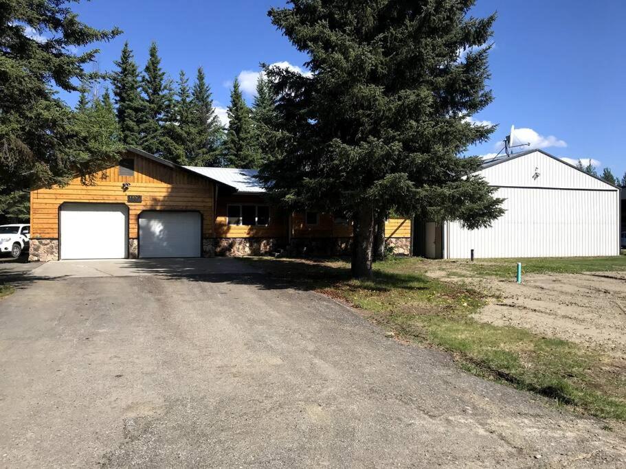 Whole Home, Airstrip/Float Access, Aurora Viewing! - Housity