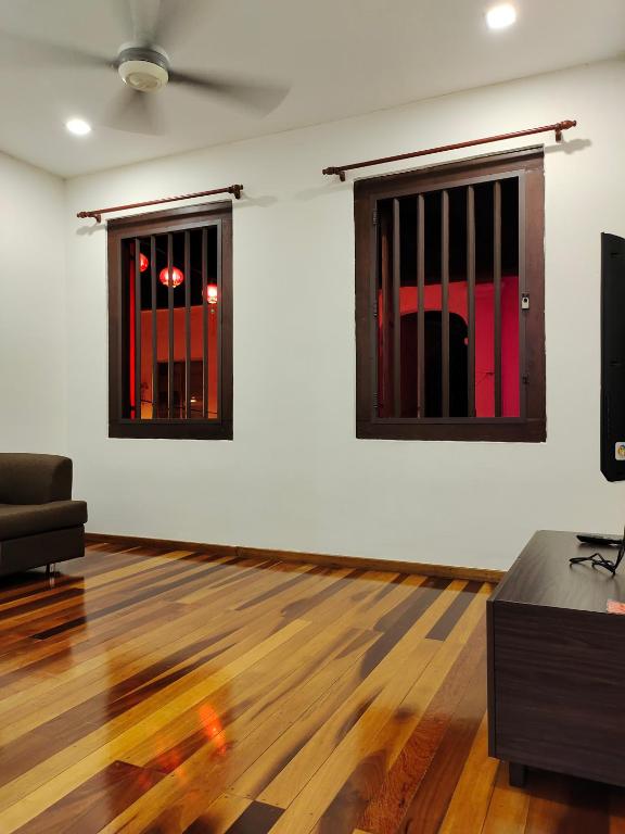 Jawa Townstay - Casa Con 3 Camere Da Letto
