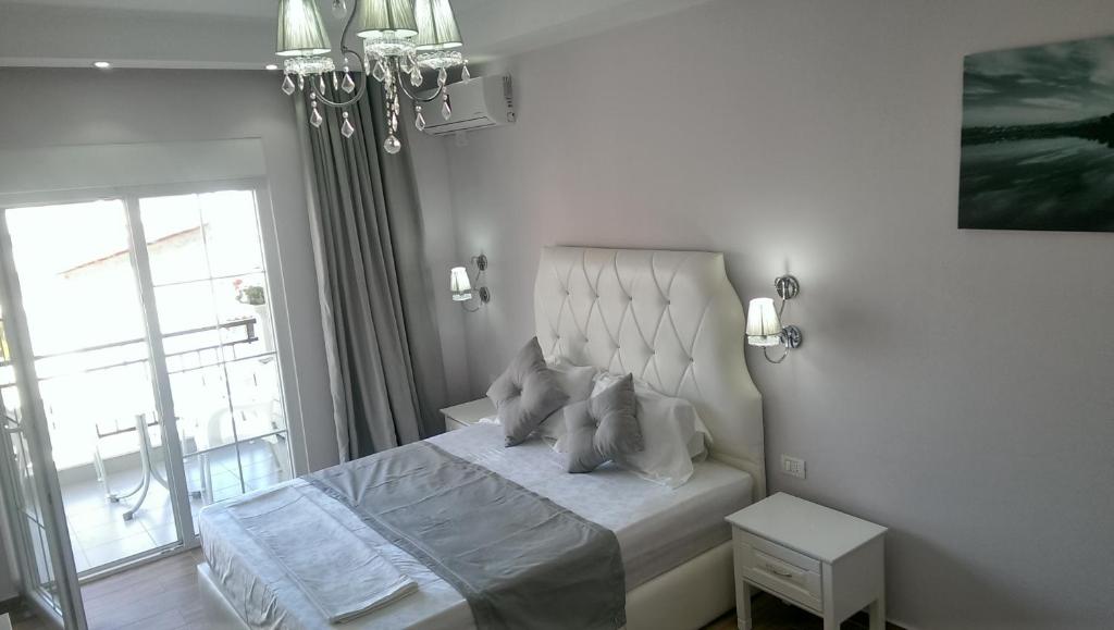 Foto dalla galleria di Apartments Flower Residence a Sarandë