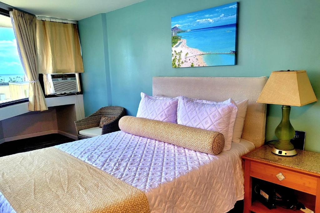 Spacious Studio w/ Parking, beach/mall/park - Studio With Sea View