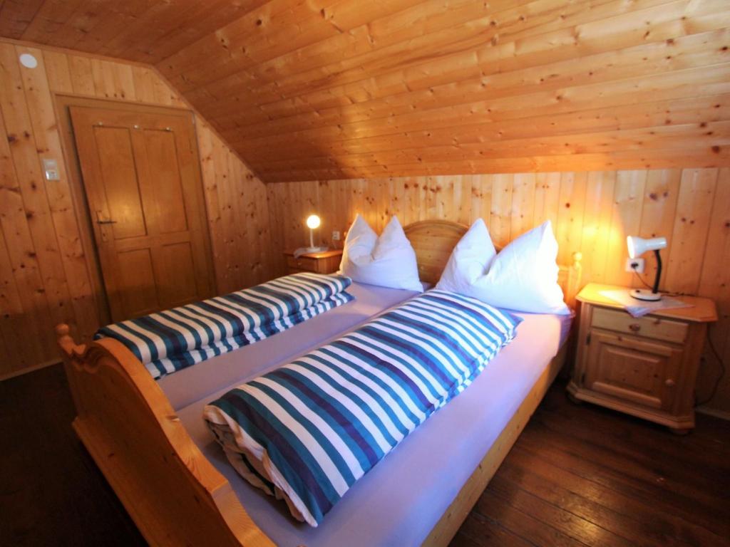 Postel nebo postele na pokoji v ubytování Chalet in Prebl near Klippitztörl Ski Area