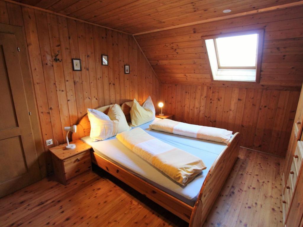 Postel nebo postele na pokoji v ubytování Chalet in Prebl near Klippitztörl Ski Area