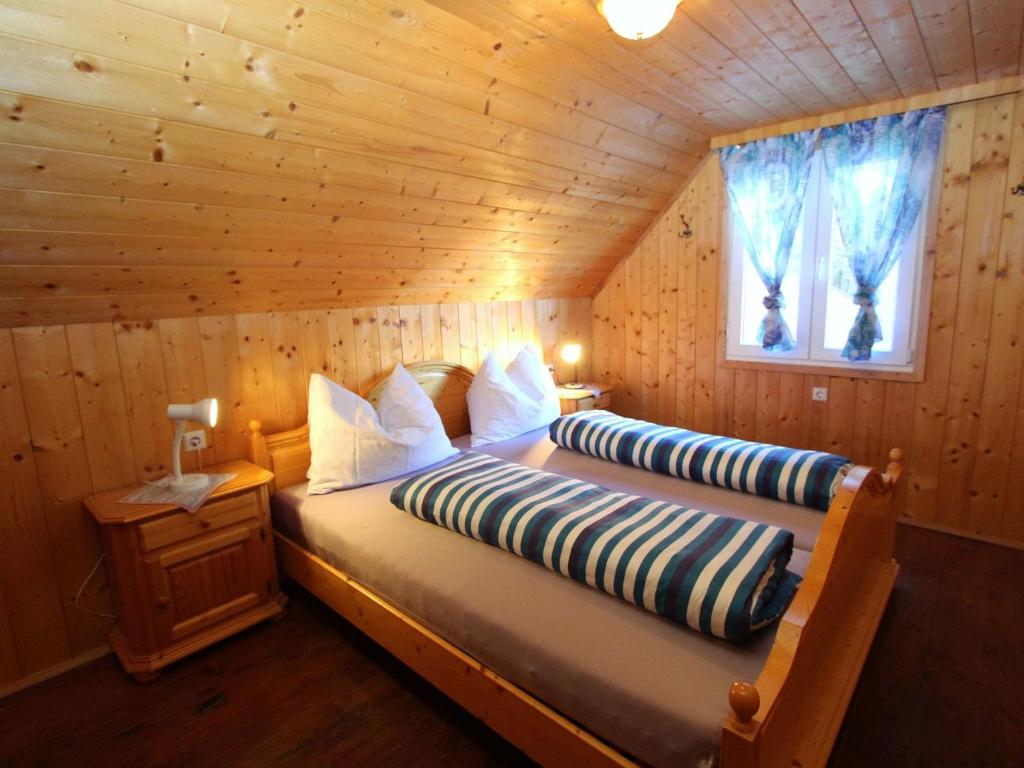 Postel nebo postele na pokoji v ubytování Chalet in Prebl near Klippitztörl Ski Area